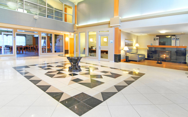 Holiday Inn Express Hotel & Suites Calgary S-Macleod Trail S by IHG