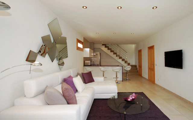 Modern Holiday Home With Private Swimming Pool