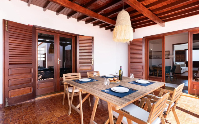 Home2Book Amazing Sea Front House Caleta de Fuste