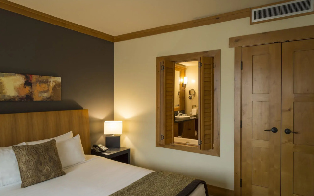 Nita Lake Lodge