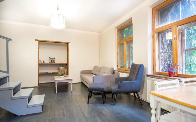 Dream Stay - Bright 2-Bedroom 2-Floor Old Town Apartment