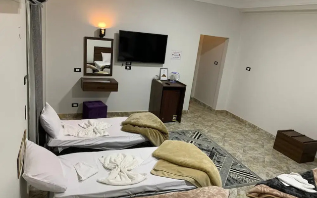 Pyramids Heritage INN