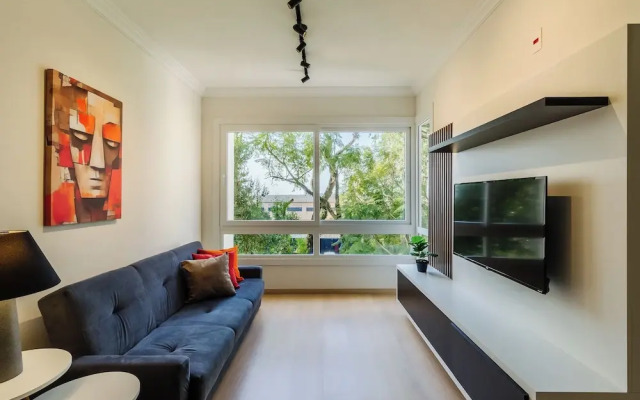 Cozy and Well-located Apartment in POA - Rfa303