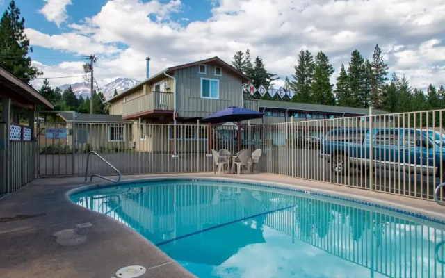 Swiss Holiday Lodge