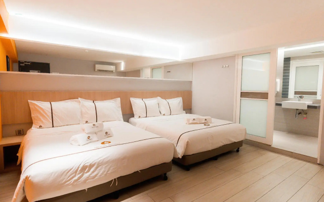 OYO 278 Orange Premier Hotel