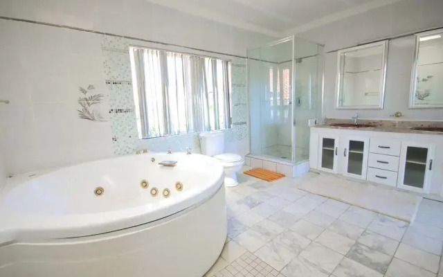 The Advocate Suites Manor