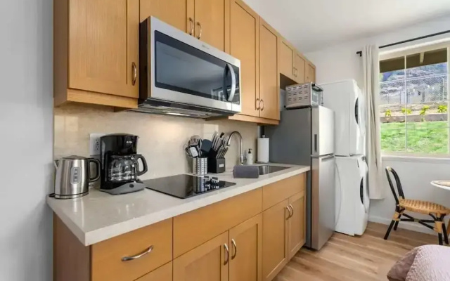 Marbella Lane - Blissful Studio in Makaha