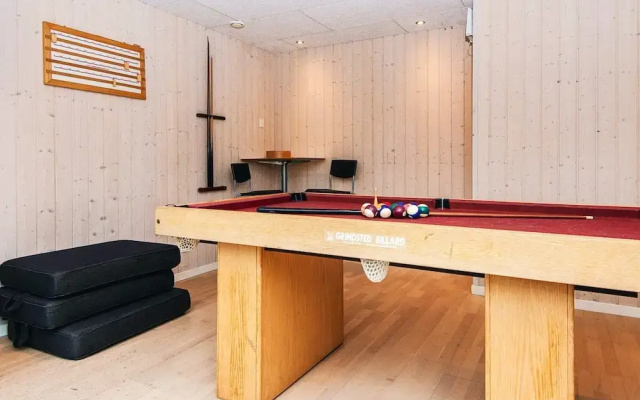 10 Person Holiday Home in Glesborg-by Traum