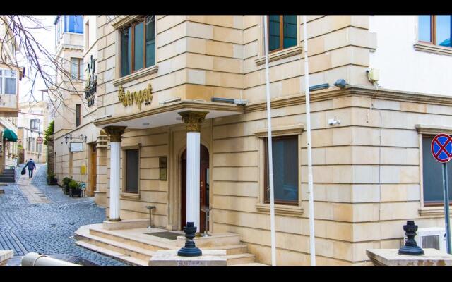 Atropat Hotel вид на фасад
