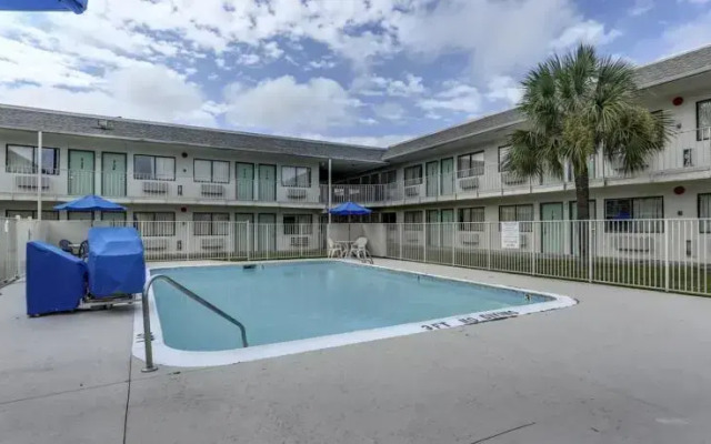 Motel 6 Lake Charles