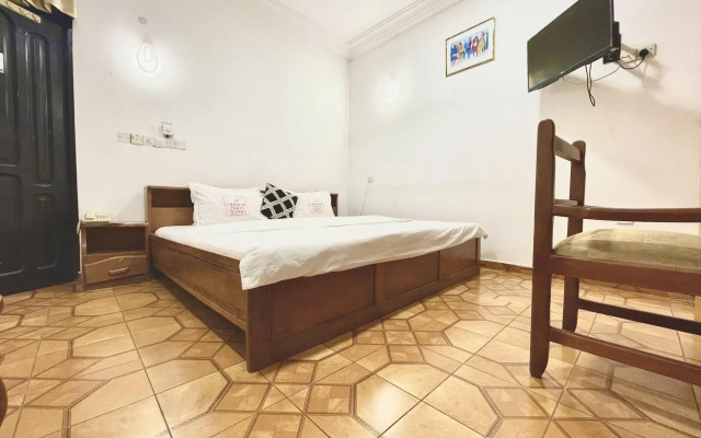 Crown Premier Hotel