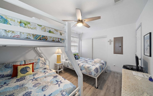 Seaview Island Getaway 3 Bedroom Home