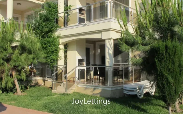 Villa NP17 by JoyLettings