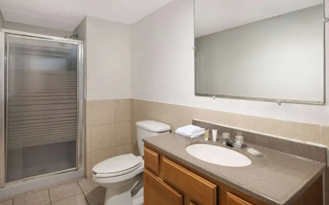 Super 8 by Wyndham Youngstown North