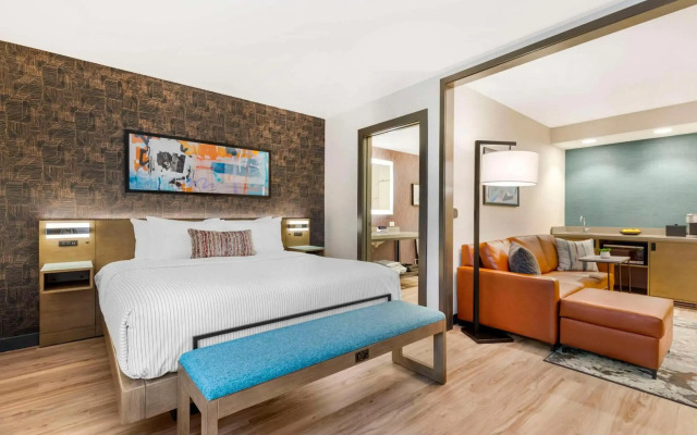 Cambria Hotel Denver Downtown RiNo