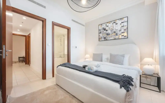 Prime 2BR Near Marina Mall Tram