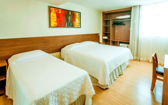 Vida Plaza Hotel