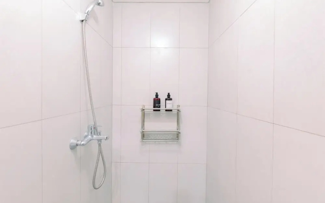 Homey And Restful Studio Royal Sentul Park Apartment