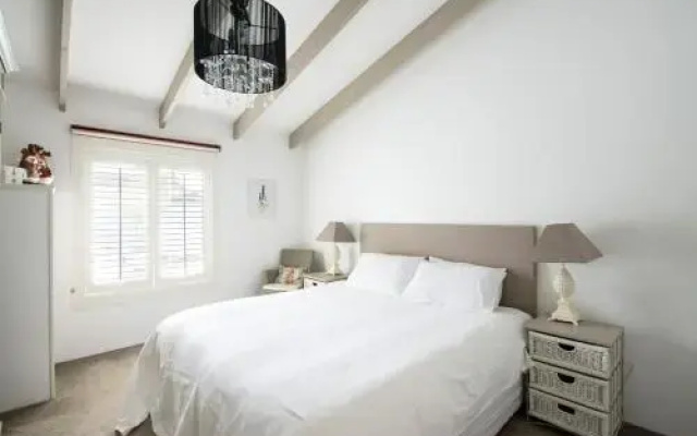 Bycroft Lodge Bed & Breakfast