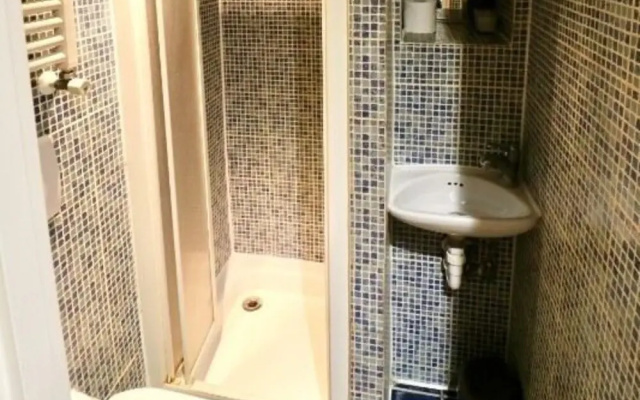 HFS Studio Next To Hydepark L16