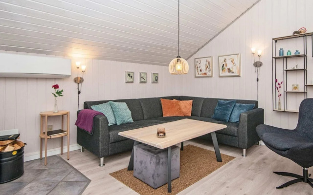 6 Person Holiday Home in Hemmet