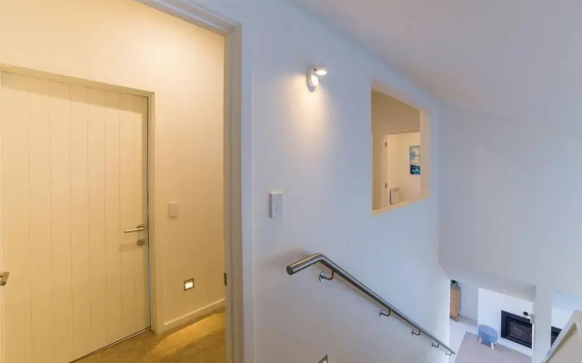 Executive Living in Bluewater - 3 Bedroom Apartment