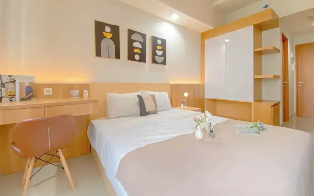 Cozy Living Studio at Evenciio Margonda Apartment