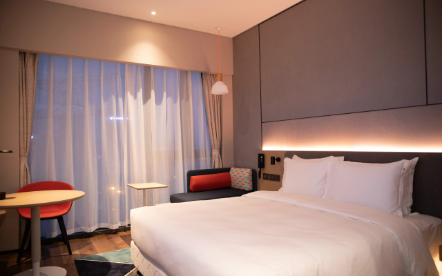 Holiday Inn Express Shenzhen Longhua by IHG