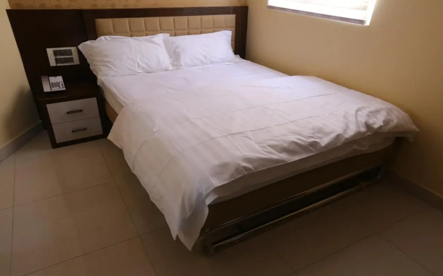Hotel Swaraj Sarovar by OYO