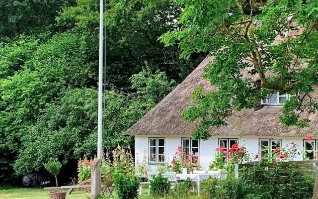 6 Person Holiday Home in Augustenborg