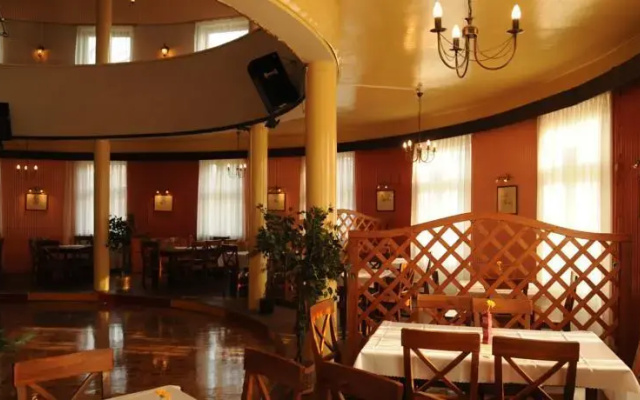 Hotel Babel