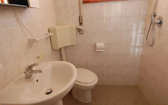 Homely Apartment in Rosolina near Sea