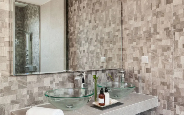 47 Luxury Suites