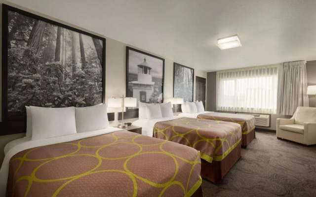 Super 8 by Wyndham Eureka