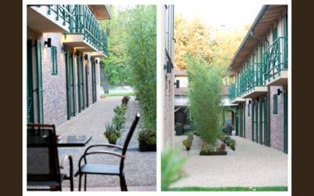 Duna Garden Hotel вид на фасад