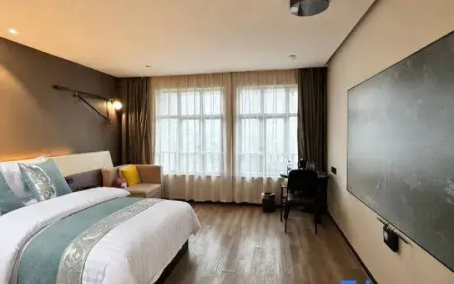 Yuchengyingqu · Luxury Arcade Apartment (Lushan High-Speed Rail Station Branch)