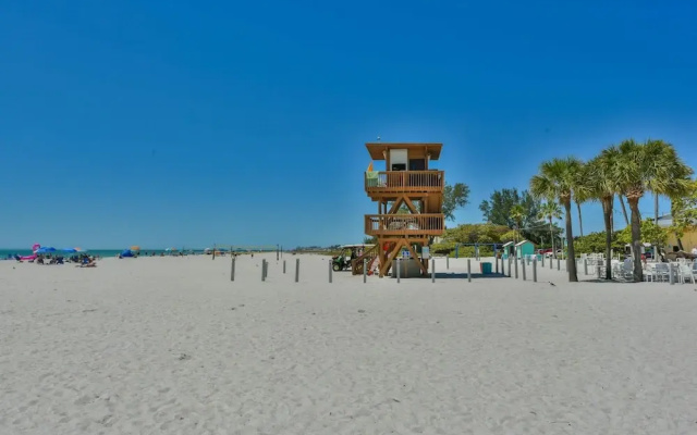 The Gulf Front Apartment 2