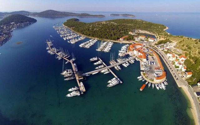 Marina Frapa Resort Rogoznica