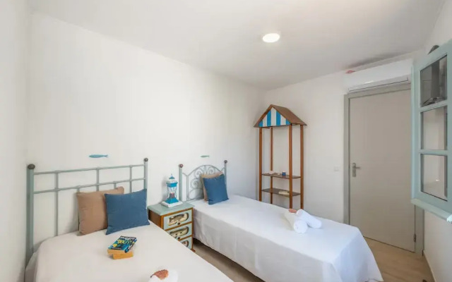 Townhouse Aqua