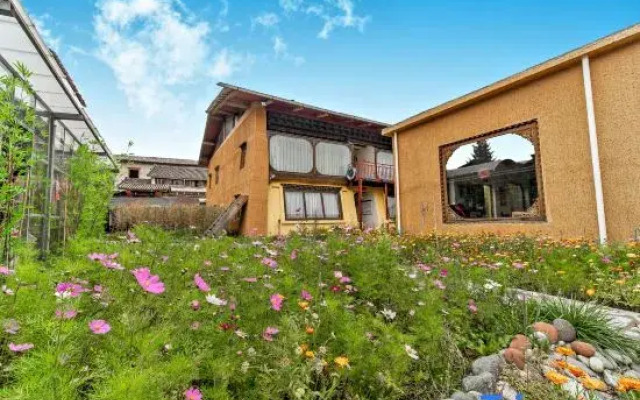 Shangri-La Fanshe Inn (Dukezong Ancient City Branch)