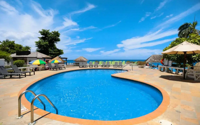 Grand Decameron Montego Beach, A Trademark All-Inclusive Resort