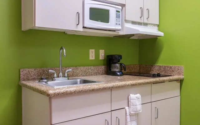 OYO Townhouse Sulphur, la Extended Stay
