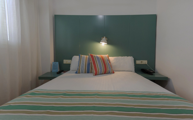 Yomo Hostal BCN Port