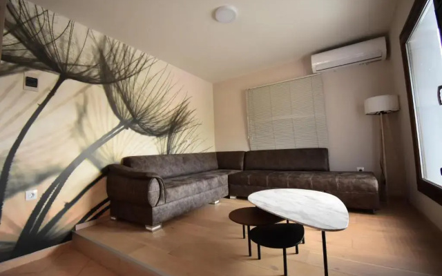 Happinest Private Suite with Jacuzzi