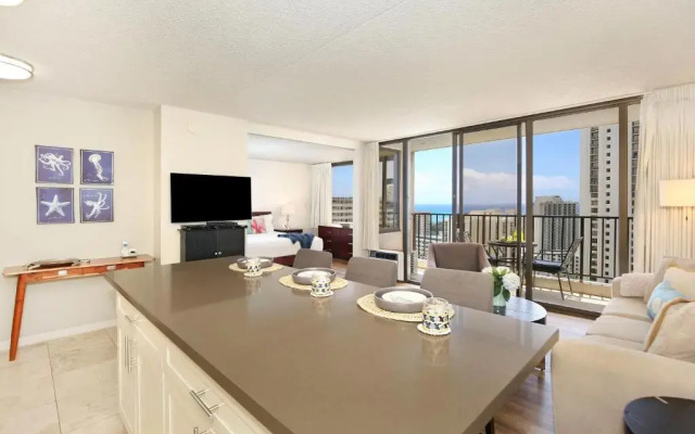 Waikiki Banyan #2608-T2