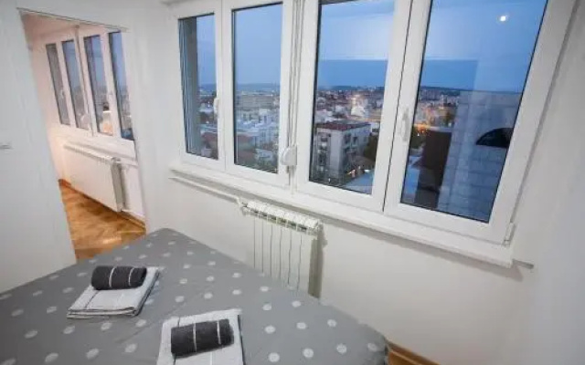 White Lux apartment