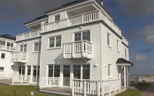 Weiße Strandvilla/58a