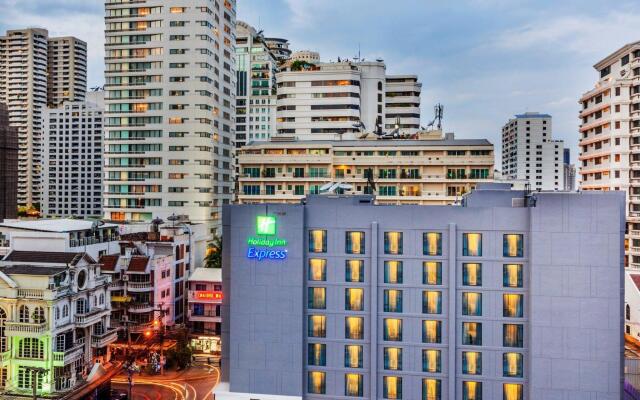 Отель S33 Compact Sukhumvit Бангкок вид на фасад