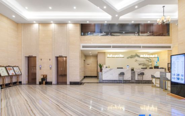 Pruis Restaurant & Hotel