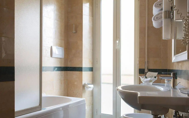 Отель Santa Costanza by OMNIA hotels